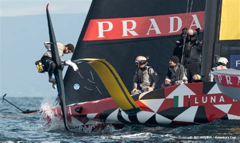 INEOS Britannia and Luna Rossa take victories to stay tied in .